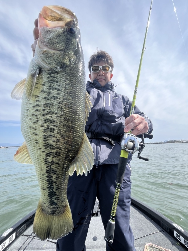 4月12日大熊ガイド「ミッドスポーンはスローな展開で45up、40up!!」